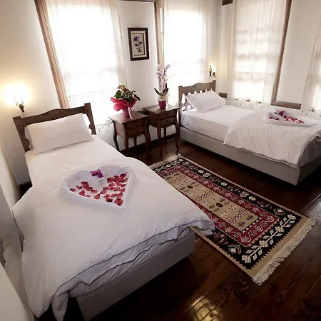 Kadilar Pasazade Konagi 住宿加早餐酒店 Birgi